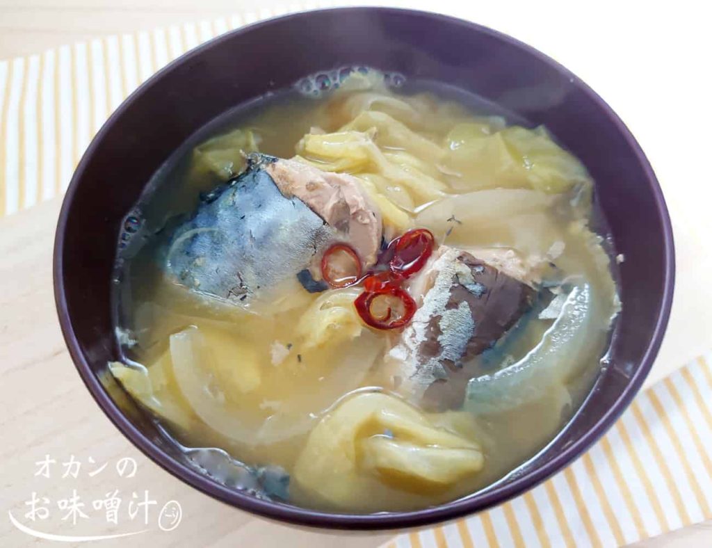 鯖缶とキャベツの味噌汁