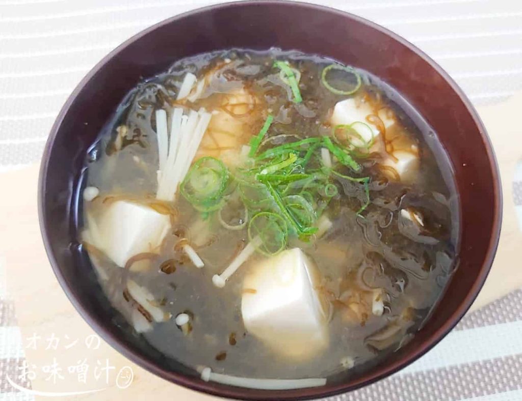 生もずくと豆腐の味噌汁