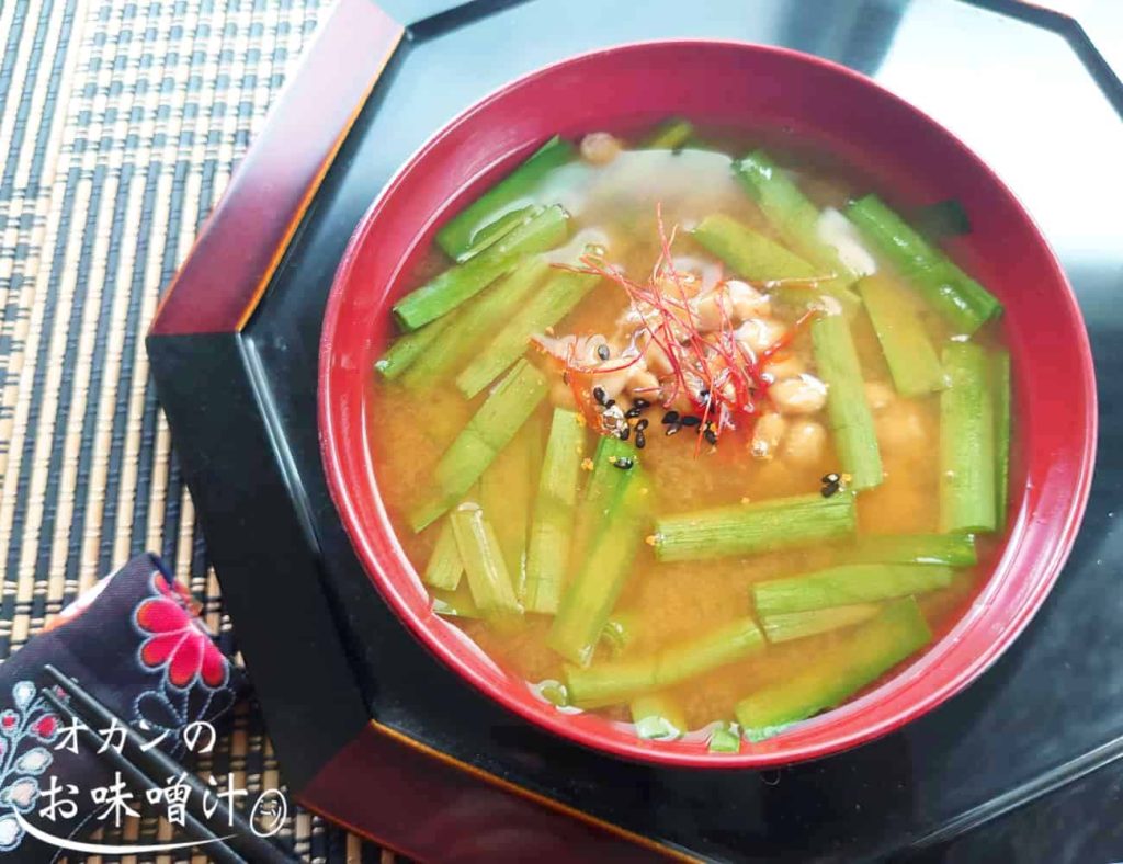 ニラと納豆の辛味噌汁