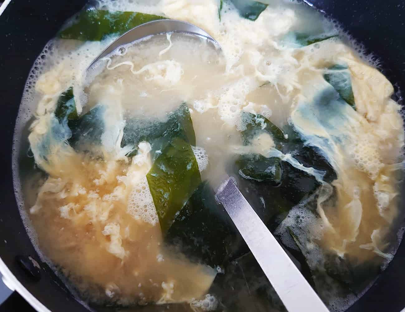 卵を入れたら、必要以上にかき混ぜない