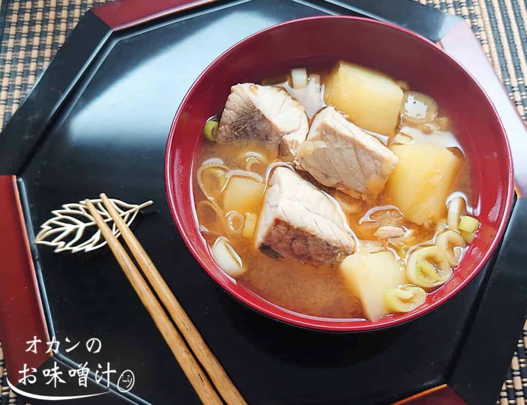 ブリとじゃがいもの味噌汁