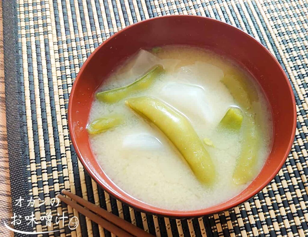 かぶとスナップえんどうの味噌汁